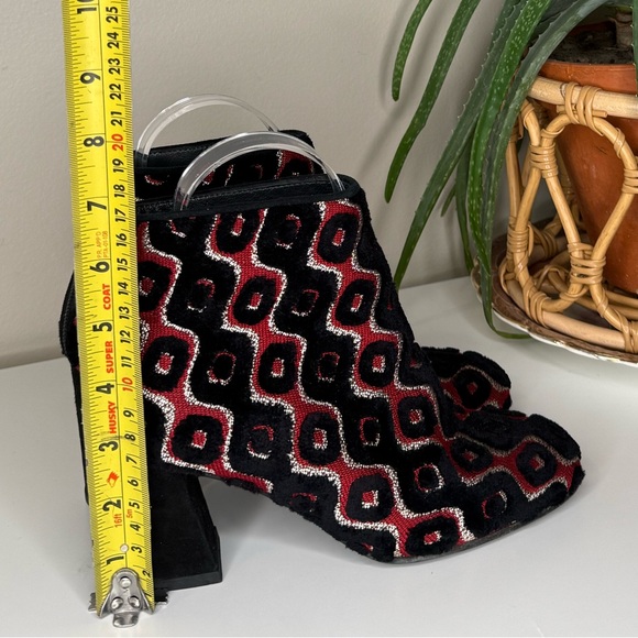 Stuart Weitzman Velvet Jacquard Ankle Boots US 7 EU 37.5 Mod Block Heel - Picture 12 of 13